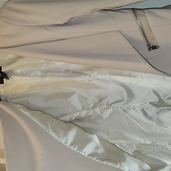 H & M Woman's Lined Blush Pink Blazer - Picture 3 of 6